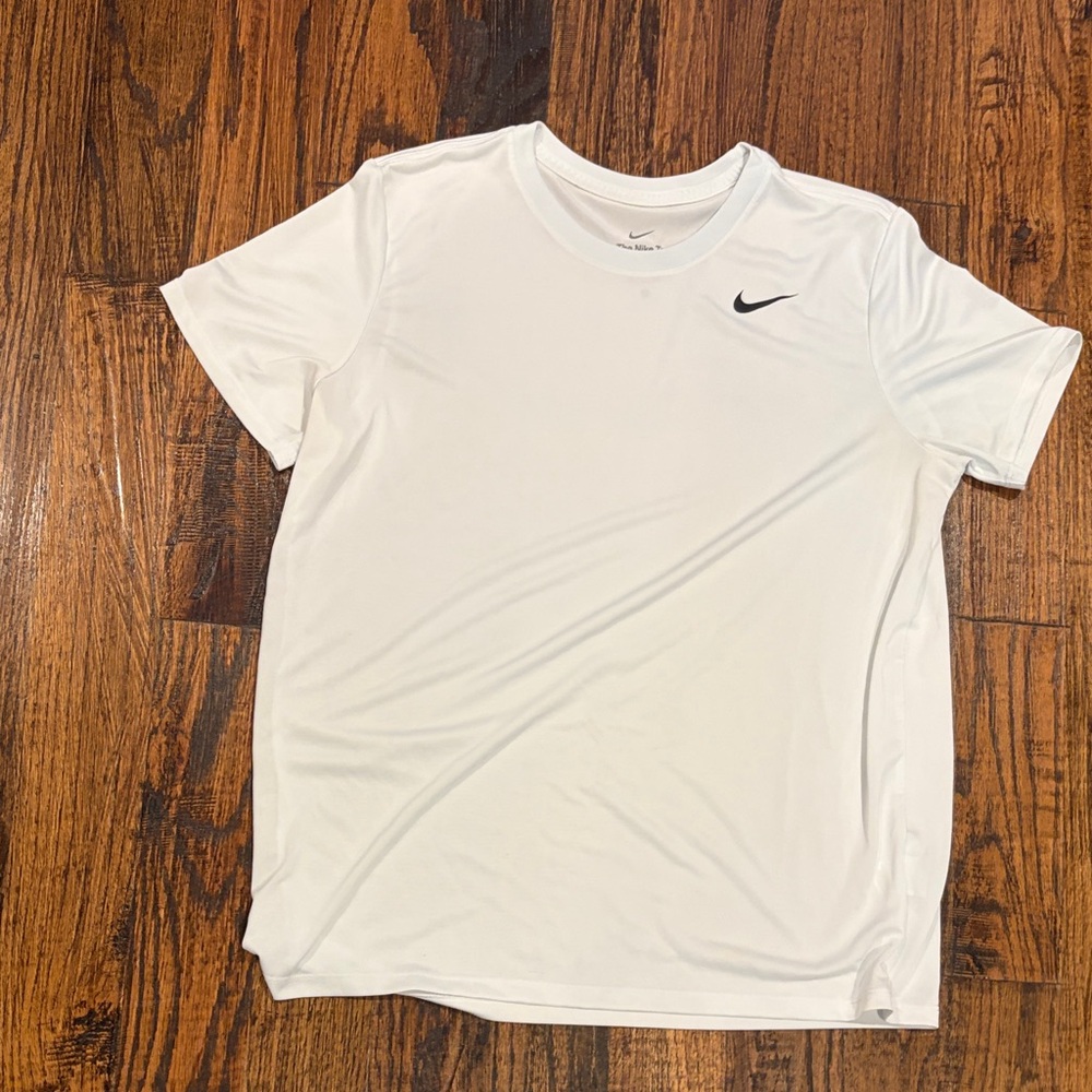 Nike Women’s Classic White Tee